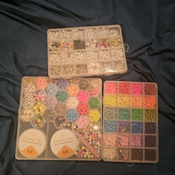 Other - 4 Sets Of Colorful Beads With Organizers